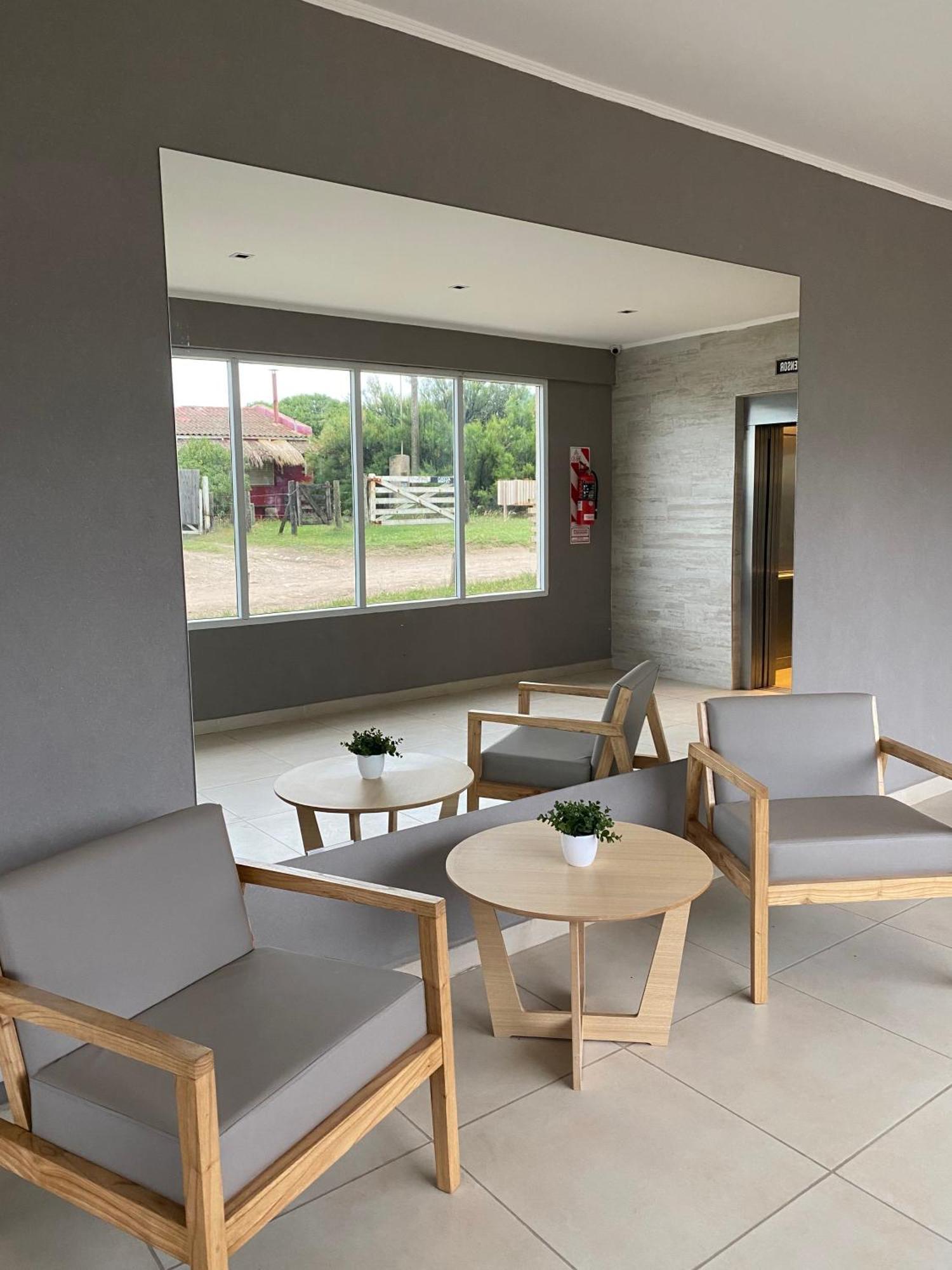 Apartamento Frente Al Mar Con Pileta
