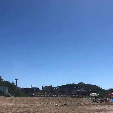 Frente Al Mar Con Pileta Apartment Quequen Exterior photo